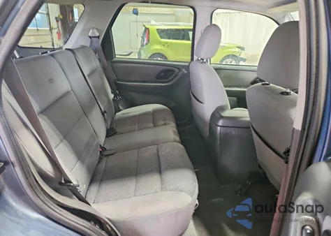 2005 Ford Escape Xlt z USA, uszkodzony, nr VIN 1FMYU93155KB03342